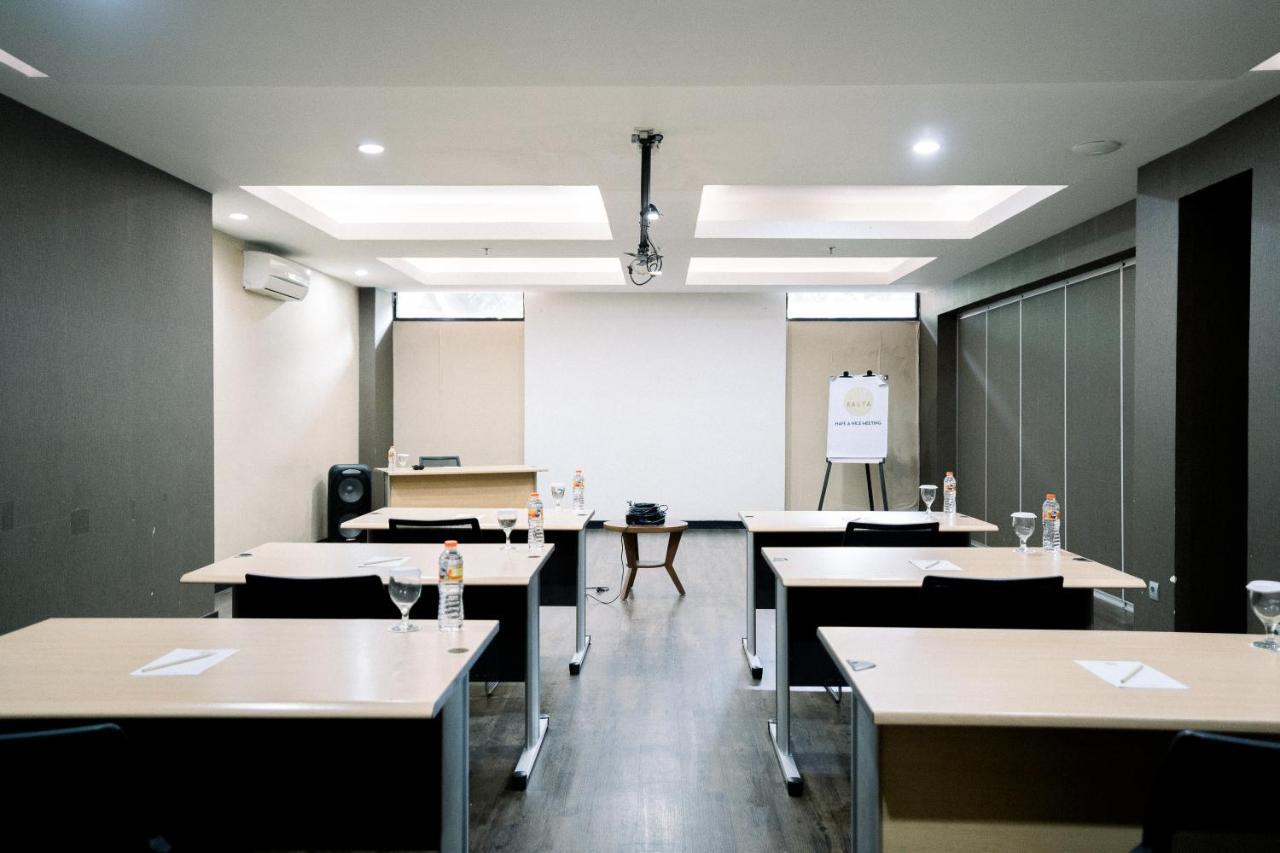 Kalya Hotel Bandung Dago Buitenkant foto