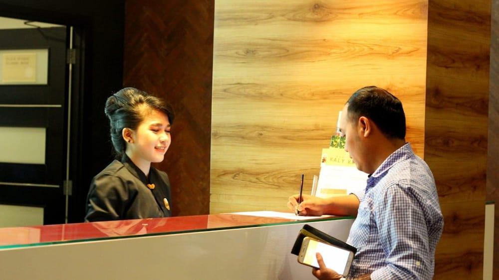 Kalya Hotel Bandung Dago Buitenkant foto