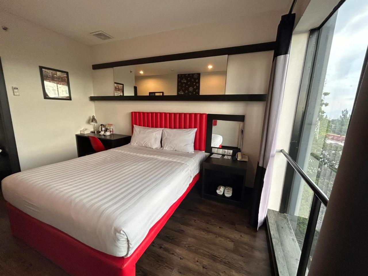 Kalya Hotel Bandung Dago Buitenkant foto